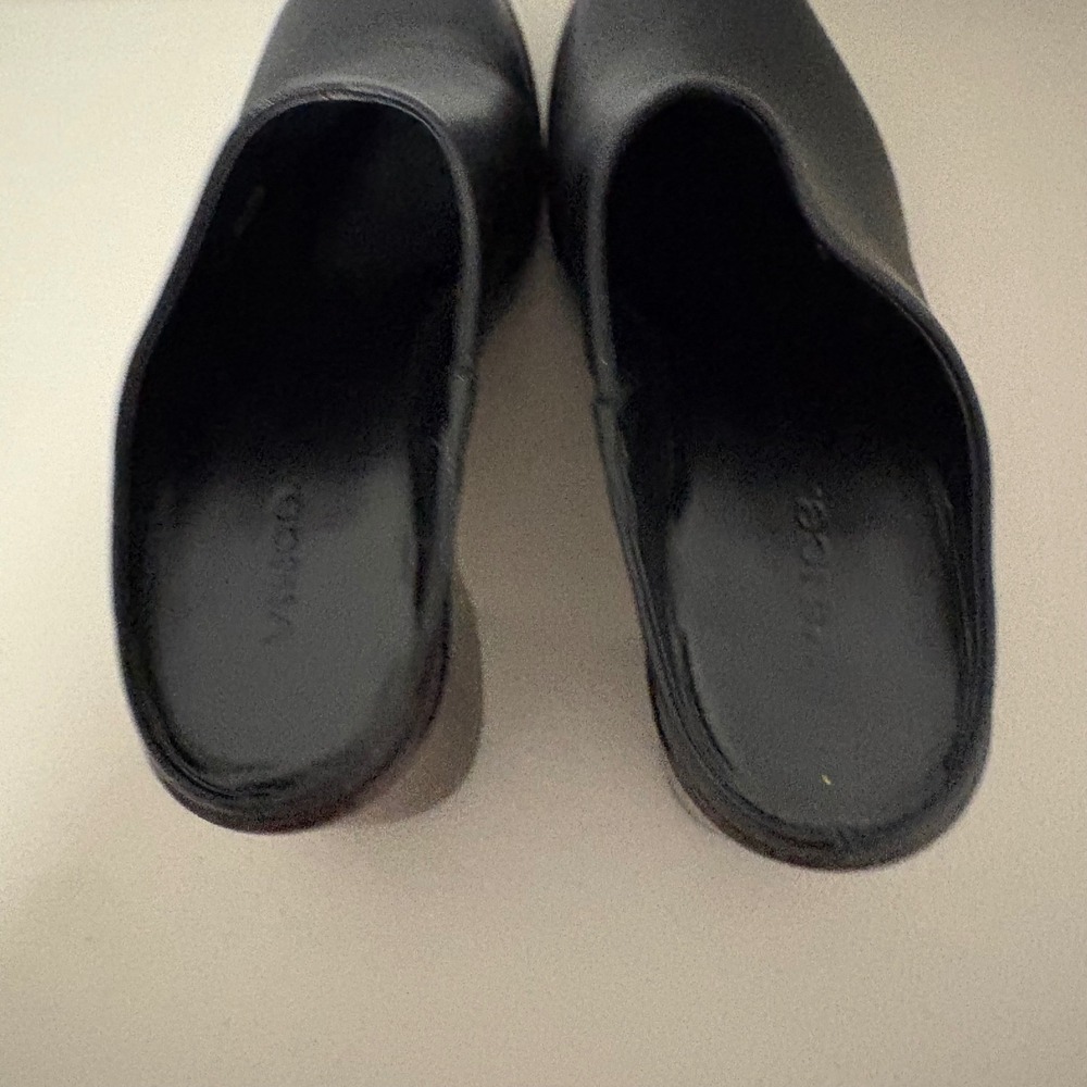 Vince Black Leather Chunky Heel Platform Clogs Mules Women's Size 7.5 - Picture 3 of 14